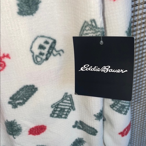 Eddie Bauer Pajamas - White with Red and Green Print - Picture 6 of 6